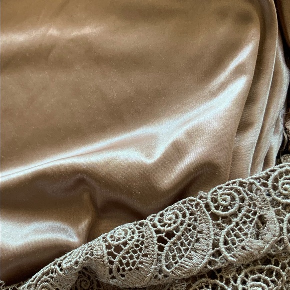 Short Sleeve Lace Top - Picture 6 of 13